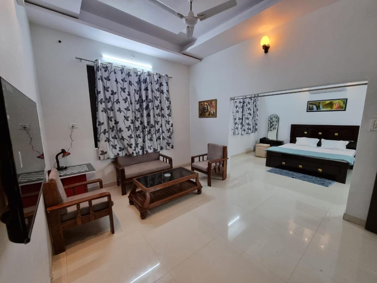 Leela Homestay Jabalpur - Lily - 2 Bhk Luxury Appartment Екстер'єр фото