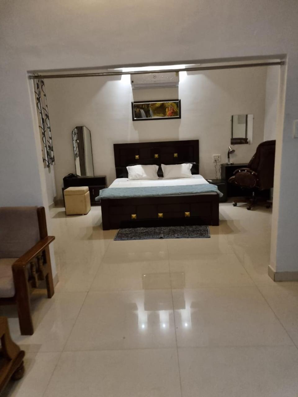 Leela Homestay Jabalpur - Lily - 2 Bhk Luxury Appartment Екстер'єр фото