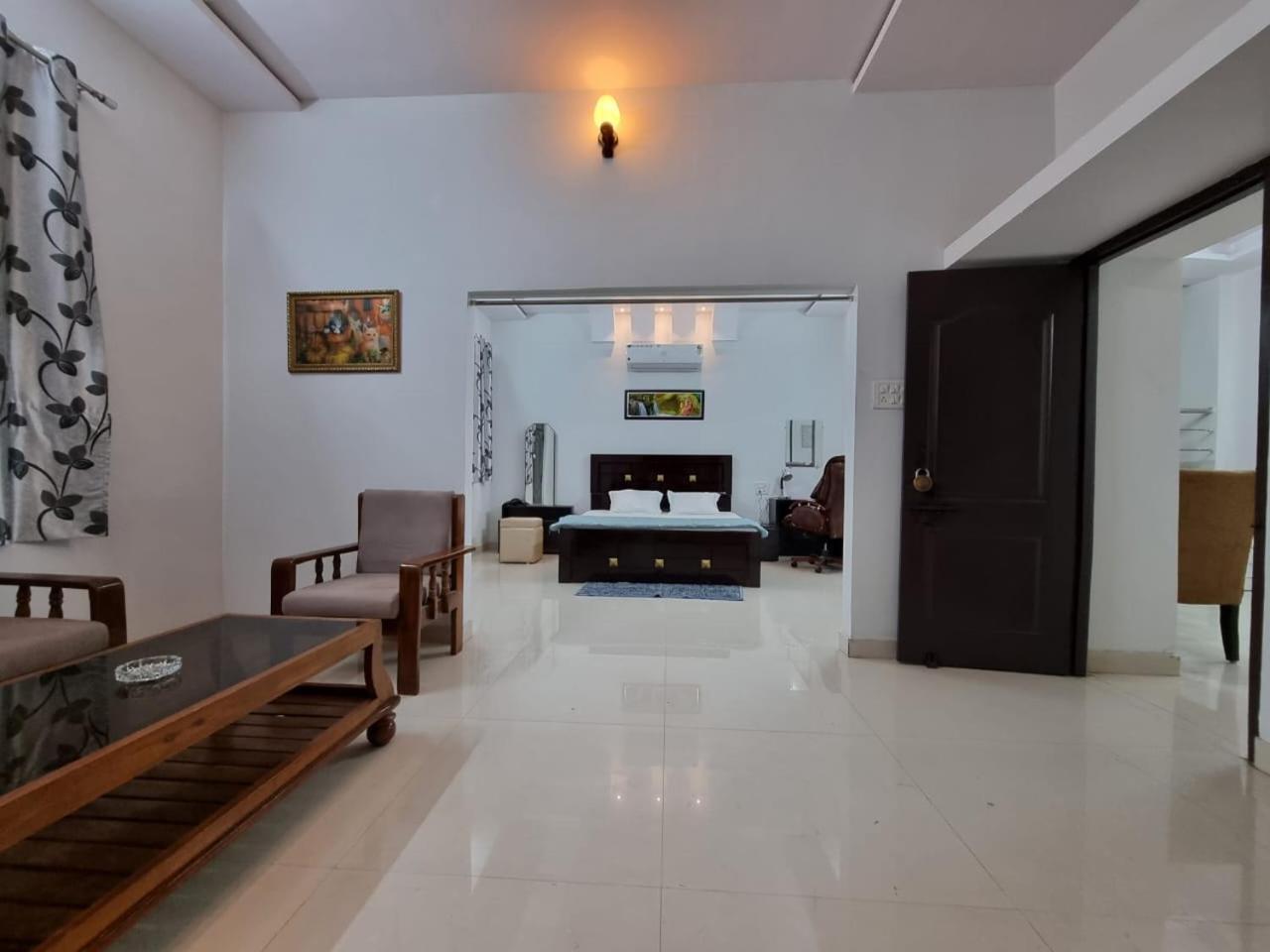 Leela Homestay Jabalpur - Lily - 2 Bhk Luxury Appartment Екстер'єр фото