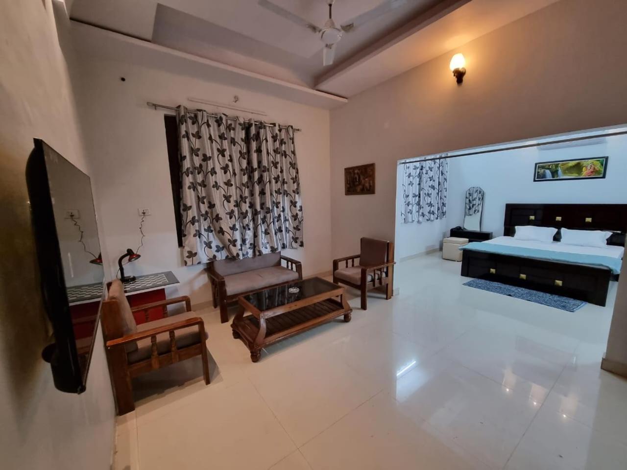 Leela Homestay Jabalpur - Lily - 2 Bhk Luxury Appartment Екстер'єр фото