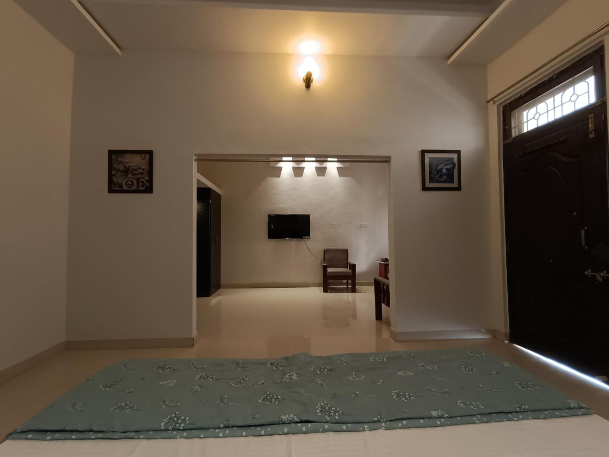 Leela Homestay Jabalpur - Lily - 2 Bhk Luxury Appartment Екстер'єр фото