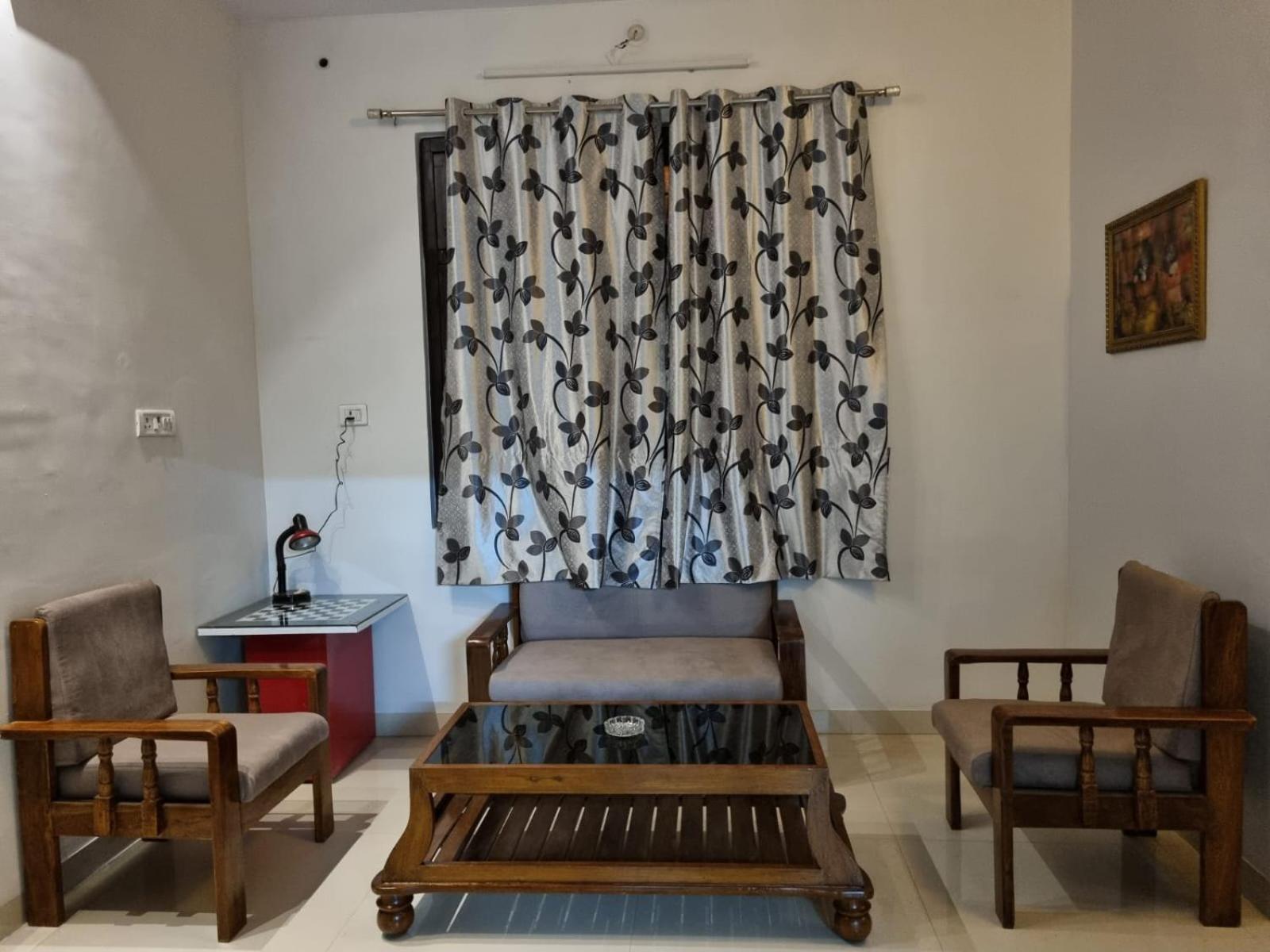 Leela Homestay Jabalpur - Lily - 2 Bhk Luxury Appartment Екстер'єр фото